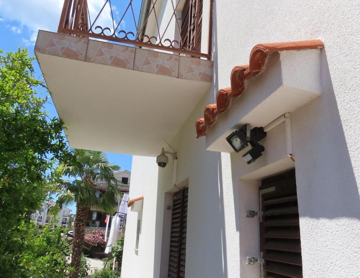Apartments Kamelija Malinska Esterno foto