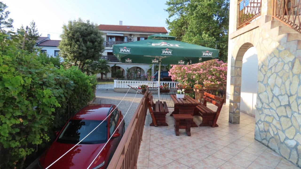 Apartments Kamelija Malinska Esterno foto