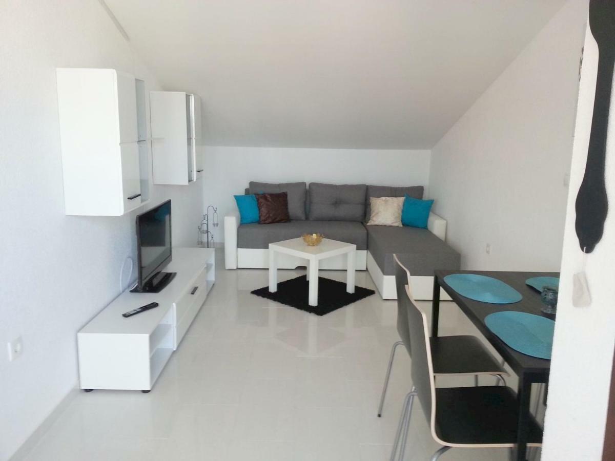 Apartments Kamelija Malinska Esterno foto