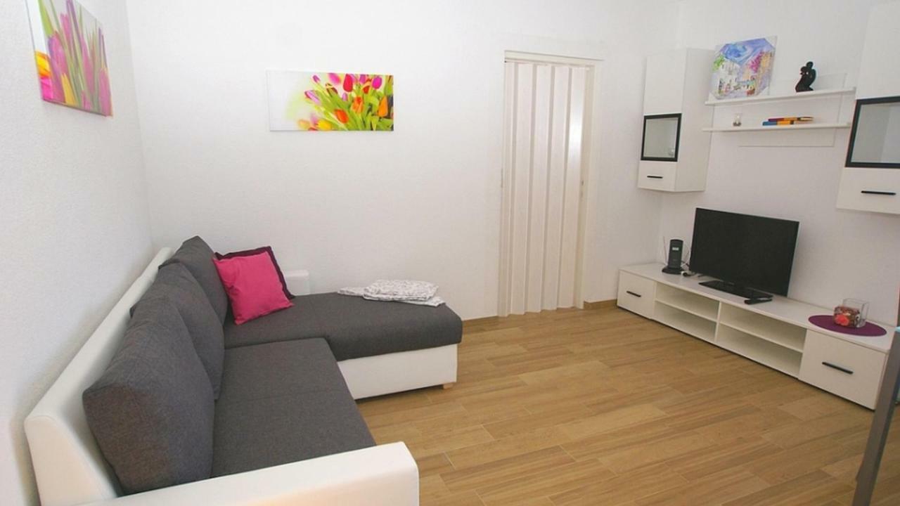 Apartments Kamelija Malinska Esterno foto