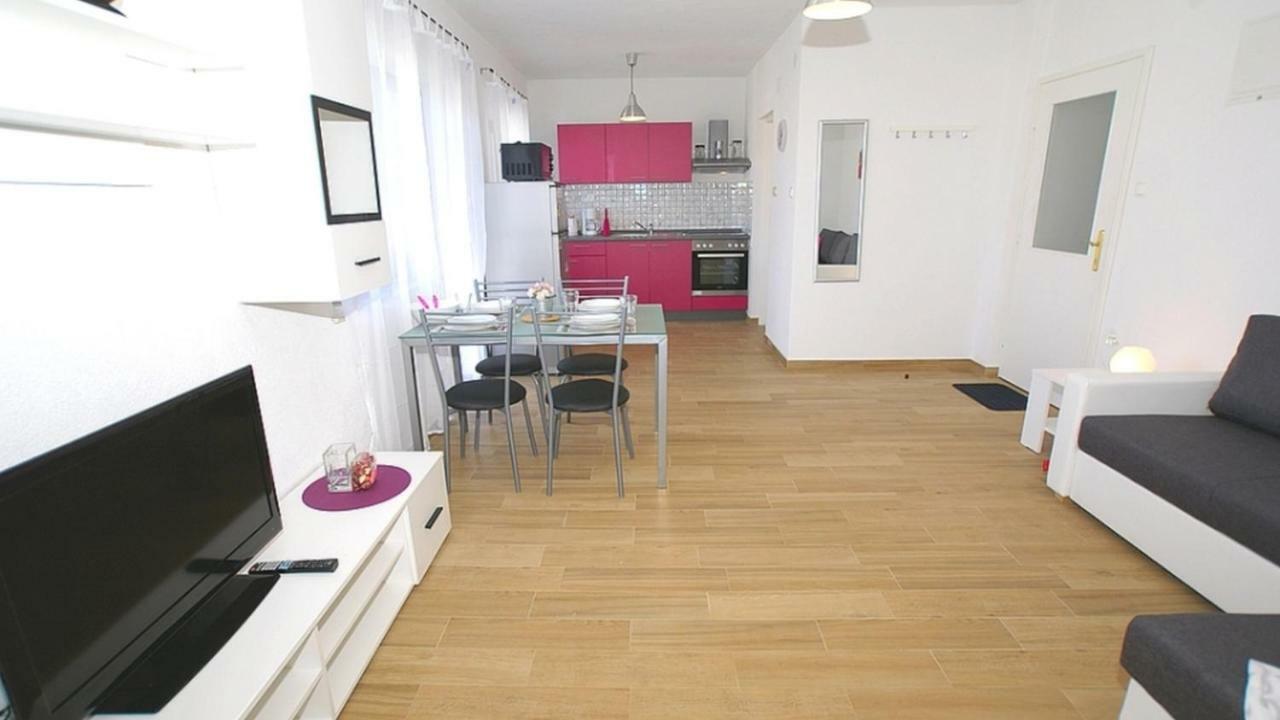 Apartments Kamelija Malinska Esterno foto