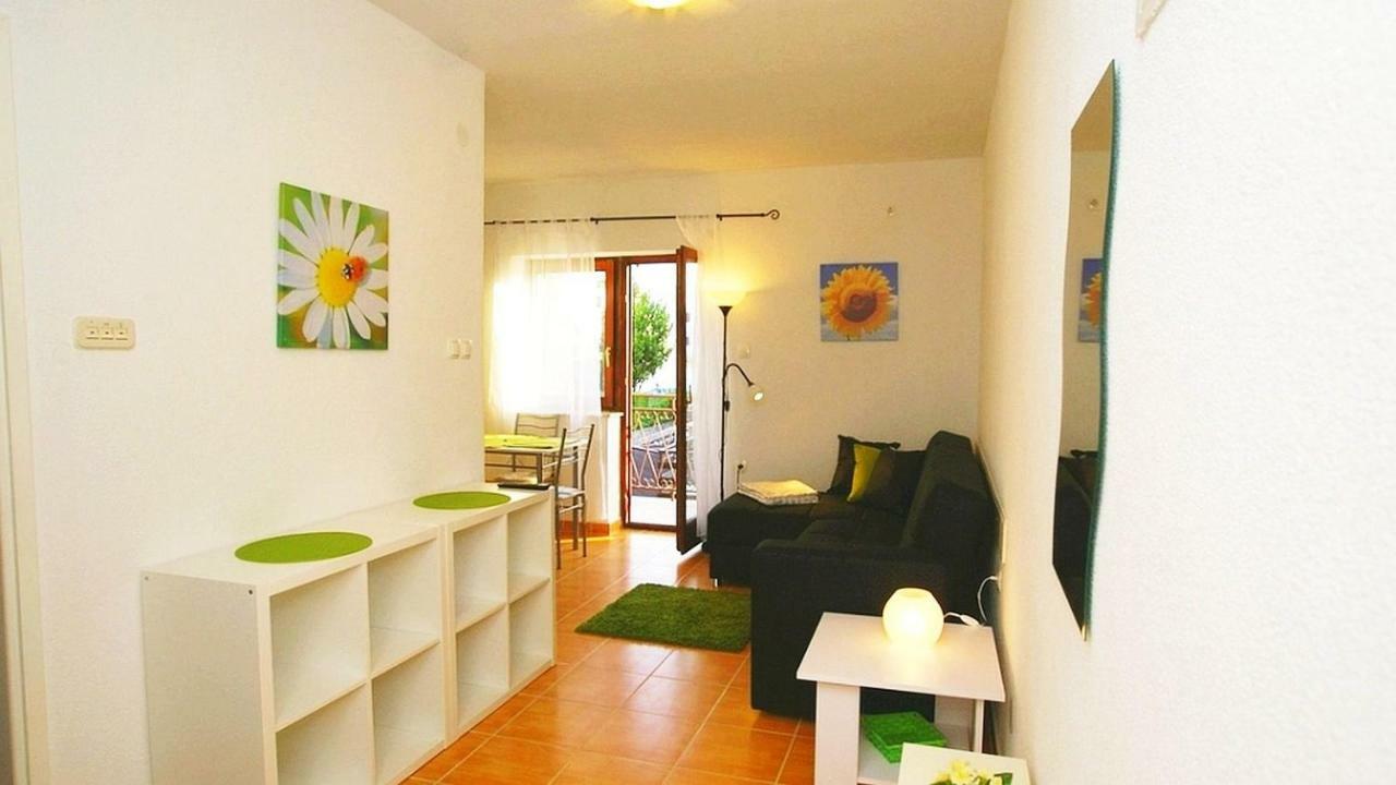 Apartments Kamelija Malinska Esterno foto